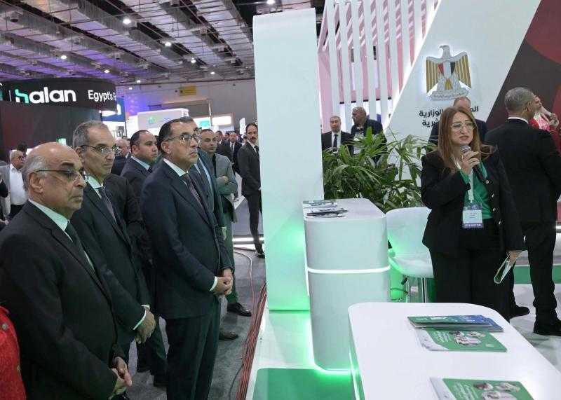 خلال زيارته لجناح البريد في معرض ”Cairo ICT 2024”..رئيس البريد يطلع رئيس الوزراء على جهود تطوير منظومة الخدمات المقدمة للمواطنين